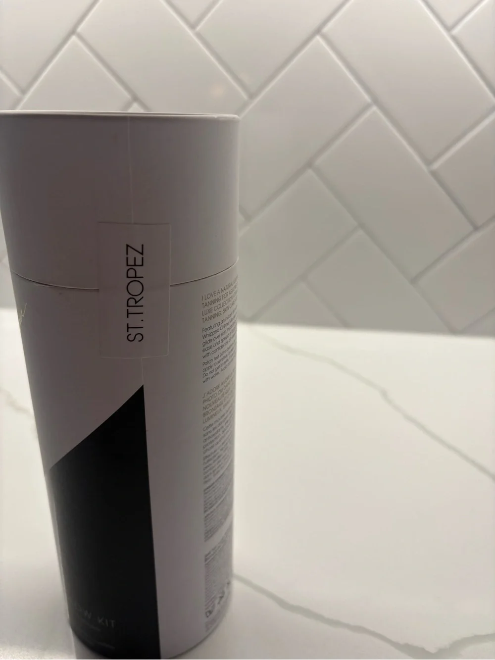 St. Tropez Ultimate Glow Self-Tan Mousse - White, Black, Gold - Picture 3 of 7